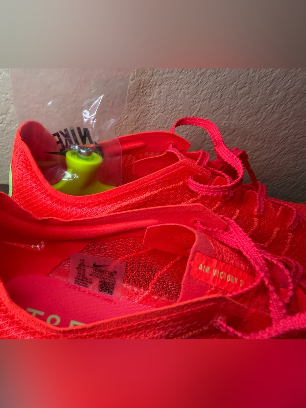 Nike Air Zoom Victory 2 Spikes “Bright Crimson Lime Blast”
- Size 12 Men. - Picture 3 of 8